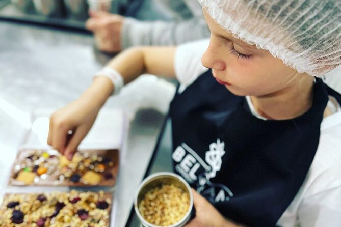 1.5h Belgian Chocolate Workshop in Brussels (bean to bar) - Tempering on marble, then making your own treats