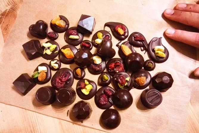 2.5h Belgian Chocolate Pralines Workshop in Brussels - Tempering chocolate and learning the basic craft