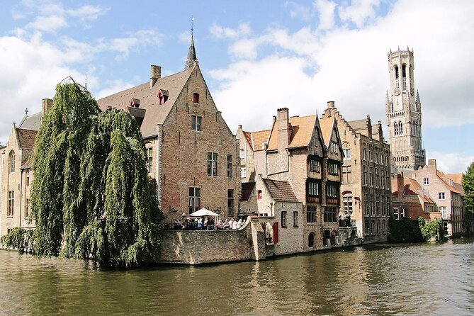 2-Hour Historical Walking Tour in Bruges with Praline Included - The Markt, the Belfry, and the wealth of cloth