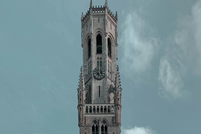 2-Hour Historical Walking Tour in Bruges with Praline Included - Gruuthuse, Gothic architecture, and the beer story