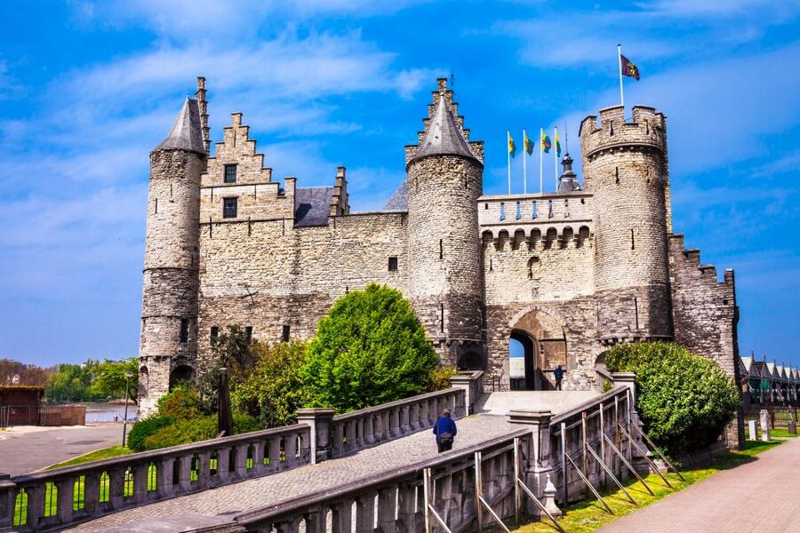 Antwerp: Express Walk with a Local in 60 minutes - The Cathedral of Our Lady and Antwerp’s core sights