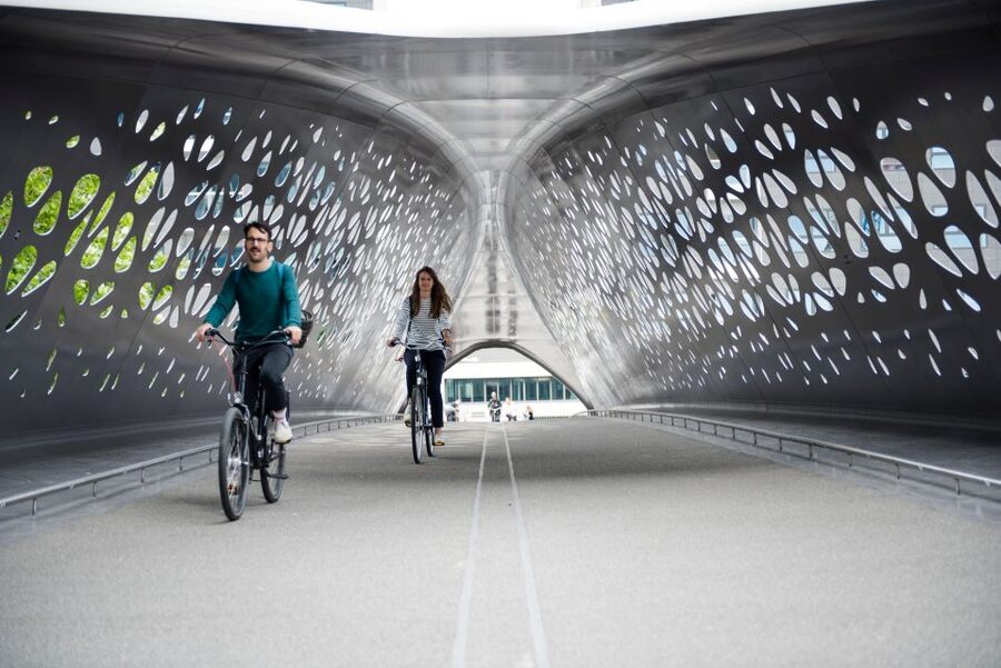 Antwerp: Guided Bike Tour - Starting near Central Station and the Jewish neighborhood