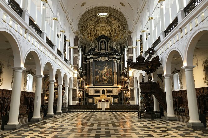 Antwerp: Help the Lost Boy – Self-Guided Mystery Walk - Finding Vlaeykensgang and the quieter side of the city