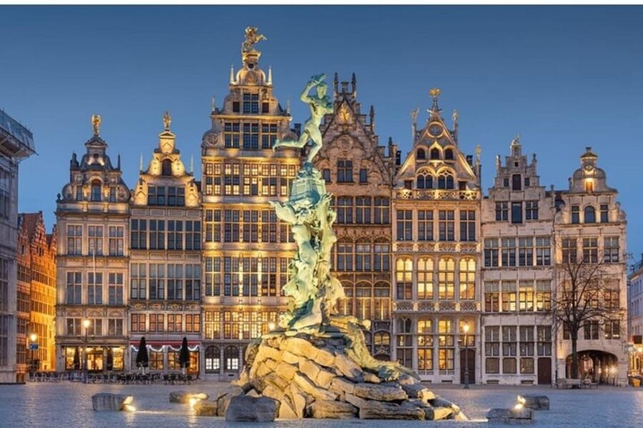 Antwerp: Must-See Attractions Private Walking Tour - Nello and Patrasche: A Small Story with Local Meaning