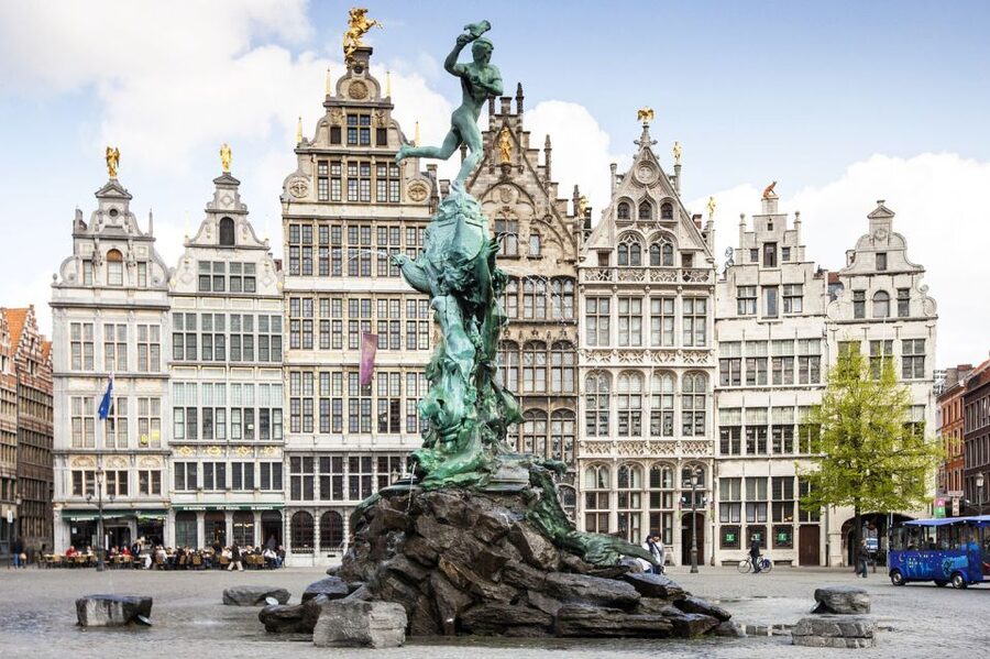 Antwerp: Private Historical Highlights Walking Tour - Nello, Patrasche, and the Cathedral of Our Lady