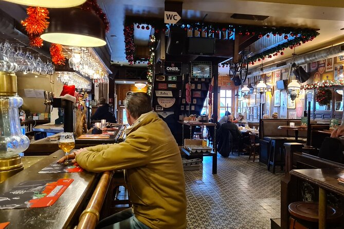 Antwerp Pub Crawl - Oude Koornmarkt and Tram 3: a relaxed mid-route pause