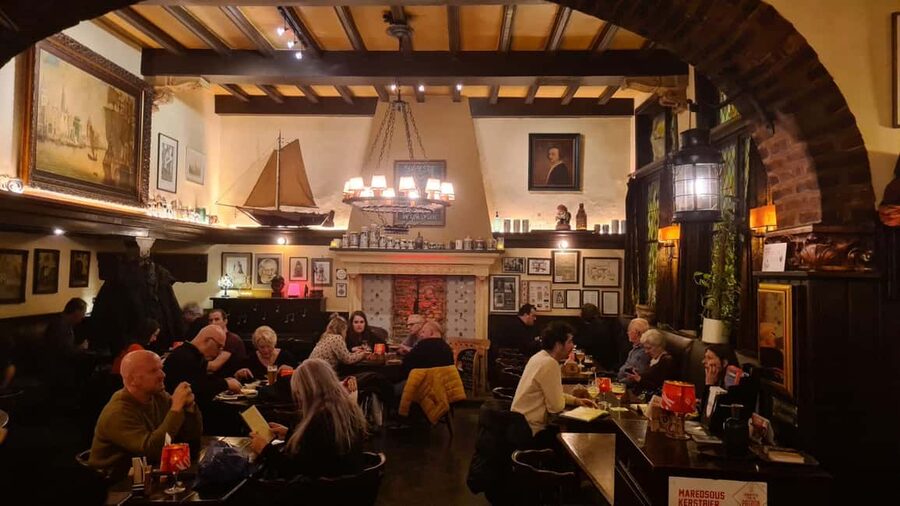 Antwerp: Pub Crawl in the Historical City - Who Will Enjoy This Most
