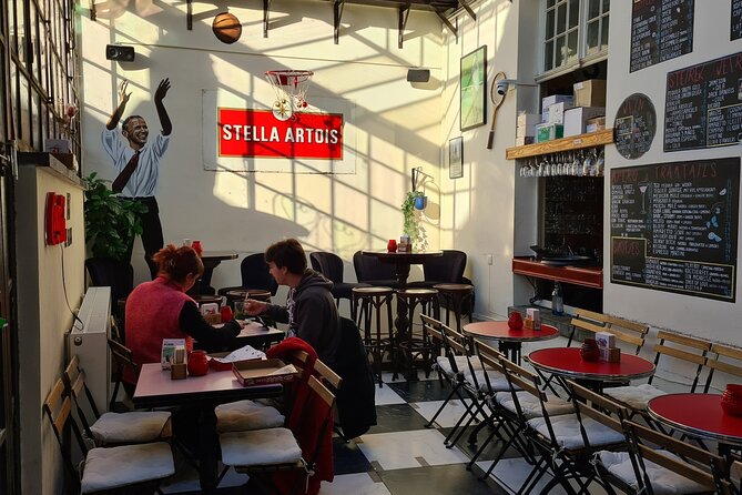 Antwerp Pub Crawl - Hoogstraat and Soeke: a small room with artistic character