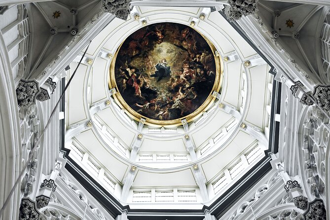 Antwerp Sightseeing Tour from Brussels - Grote Markt and the legend of Antwerp’s name