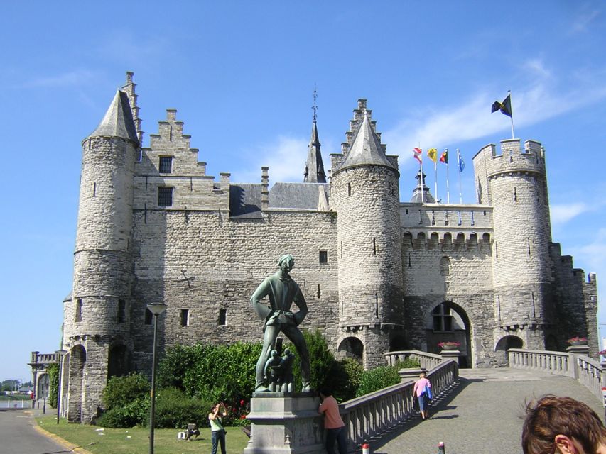 Antwerp: Walking Tour from Steen to Central Station - A Belgian beer and useful local advice