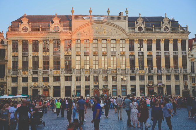 Architecture Tour of Brussels - Starting at Grand Place after dark