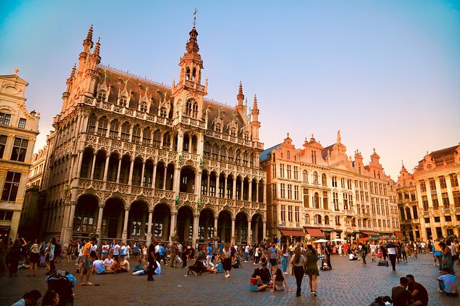 Architecture Tour of Brussels - Notre Dame du Sablon and Brussels chocolate
