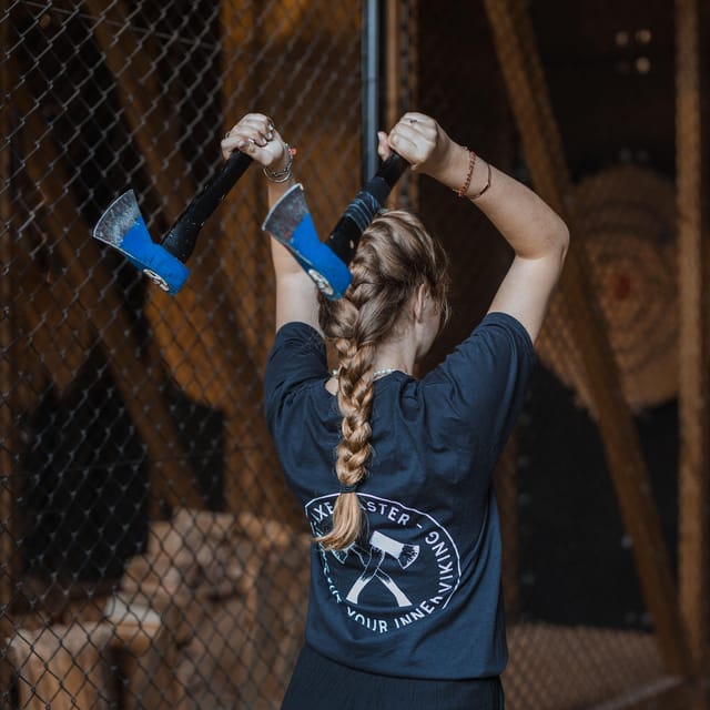Axe Throwing Experience - Why this works for couples in Brussels