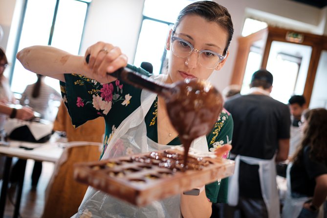 Belgian Chocolate Workshop in Bruges - Making Belgian chocolates instead of only buying them