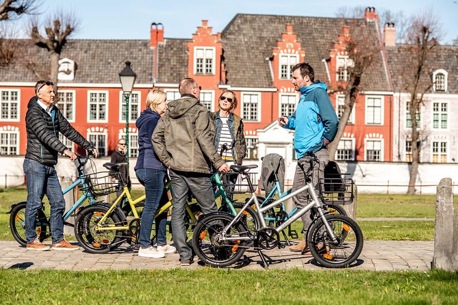 Bicycle tour in historic Ghent - Beguinage streets and former zoo grounds