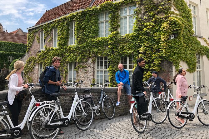 BikeTour Bruges & Damme in Spanish and English - Minnewater and the old gates