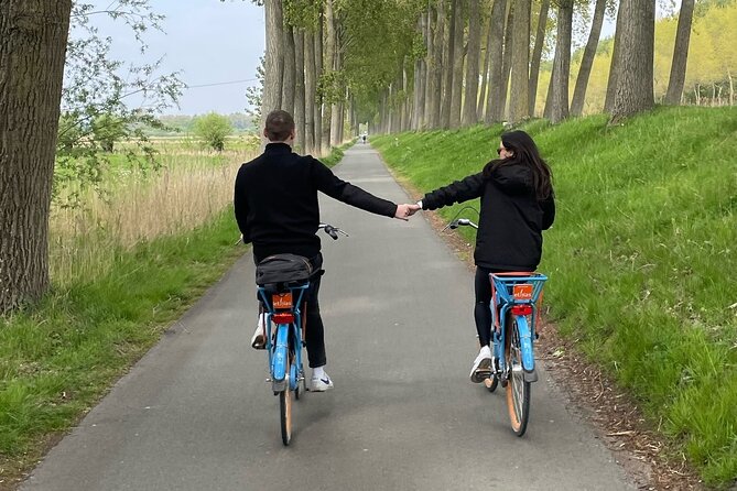 BikeTour Bruges & Damme in Spanish and English - Following the canal to medieval Damme