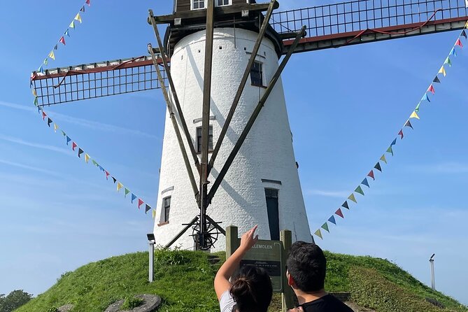 BikeTour Bruges & Damme in Spanish and English - What the $211.24 price means