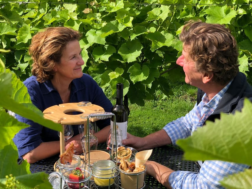 Bioul (near Dinant) : Château de Bioul Tour and Wine Tasting - The château’s long family story