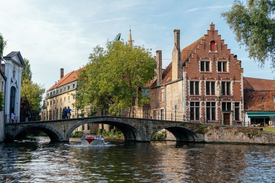 Bruges: 1.5-Hour Private Kick-Start Tour with a Local - Is $50 per person a fair price?