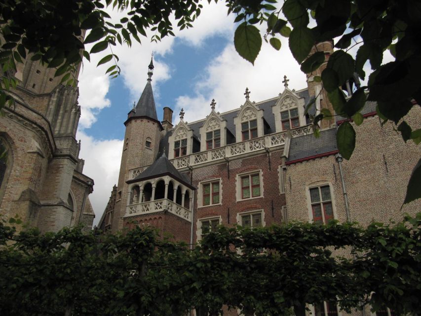 Bruges: 2.5-Hr Walking Tour from train station to Markt - Key points to know before you book