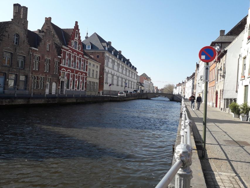 Bruges Beer and Chocolate Walking Tour - A drink at Vlissinghe, founded in 1515