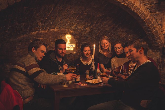 Bruges Beer Tour with chocolate pairing by a young local - Brewing basics with hop and malt