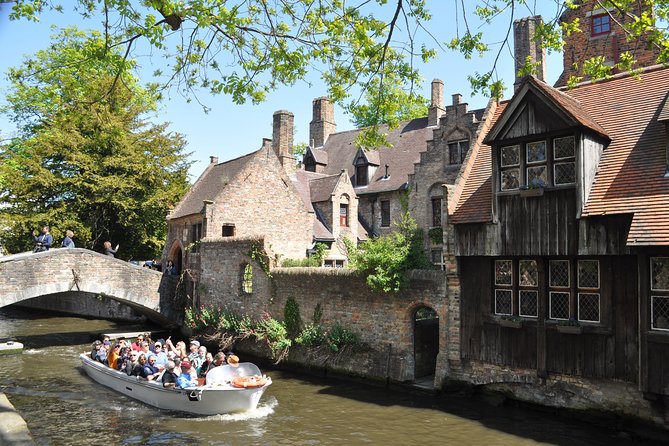 Bruges by bike with friends and family! - Sint-Janshuismolen and the ramparts