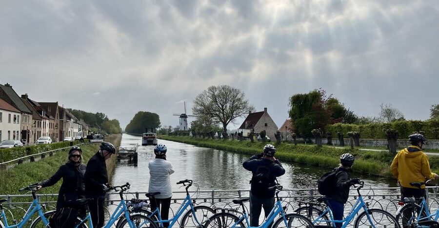 Bruges: Flatlands Guided Bike Tour - Leaving Bruges behind on two wheels
