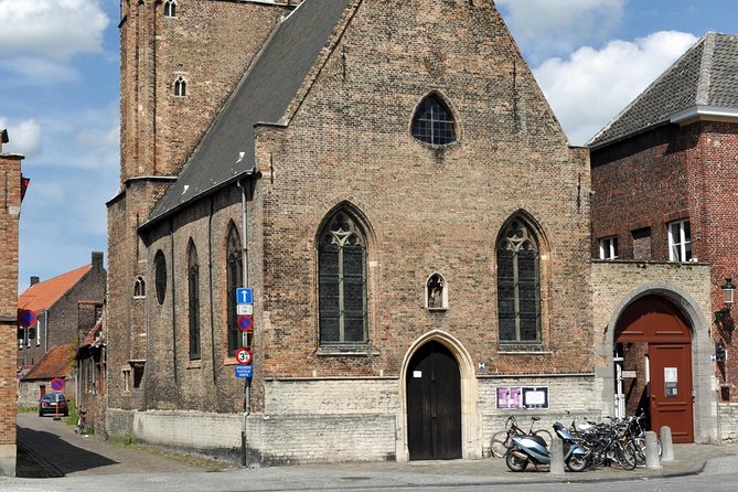 Bruges Food and History Tour: Culinary Delights & Hidden Gems - Beer and sausage at The Belleman Pub