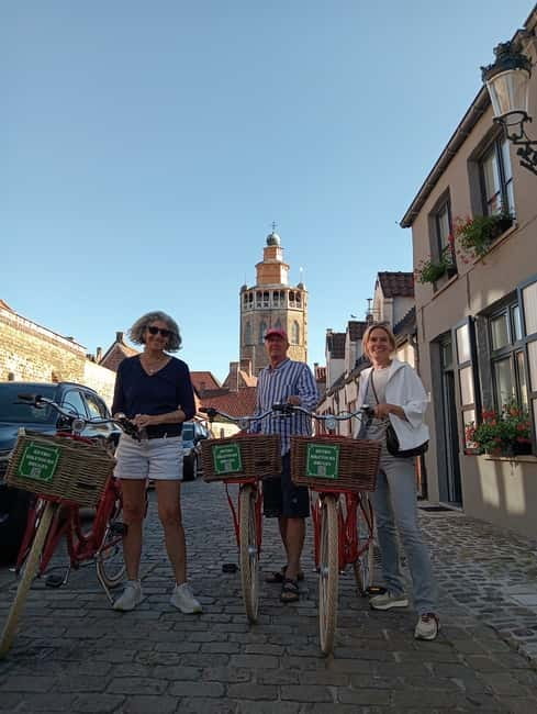 Bruges: Guided Retro Bike Tour of Highlights and Hidden Gems - Why a bike is a smart first look at Bruges
