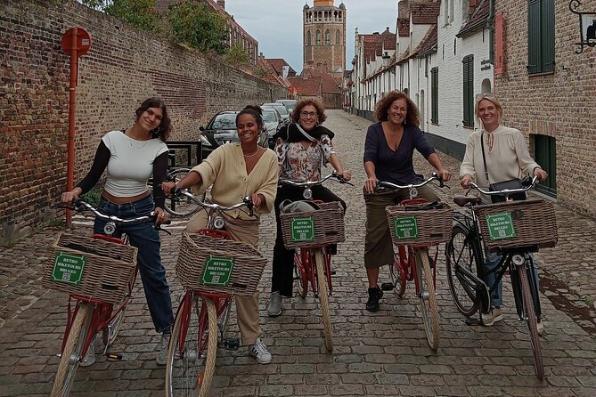 Bruges, Guided Retro Biketour: Highlights and Hidden Gems - Starting at Hof Bladelin