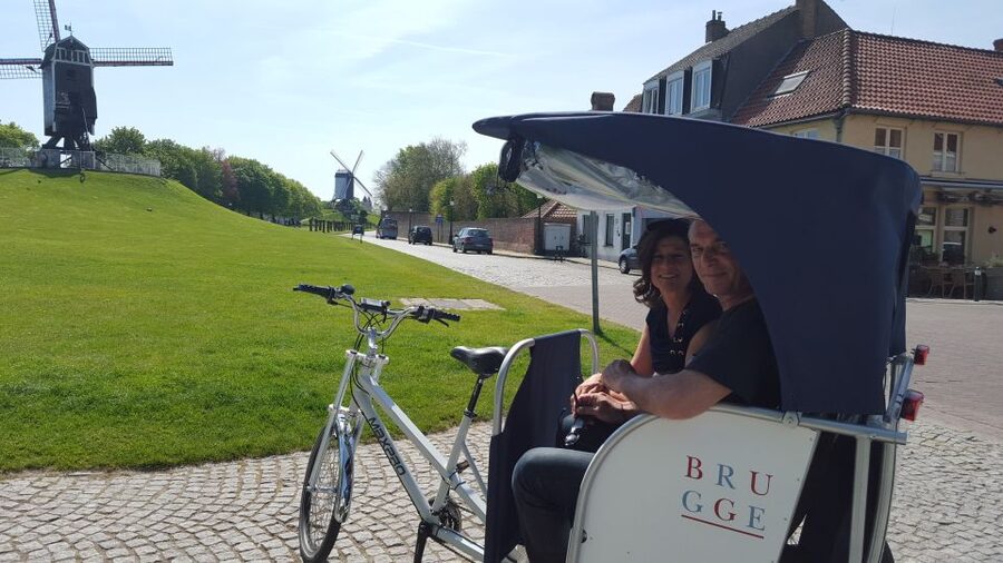 Bruges: Guided Rickshaw Tour - Stories make the buildings easier to remember