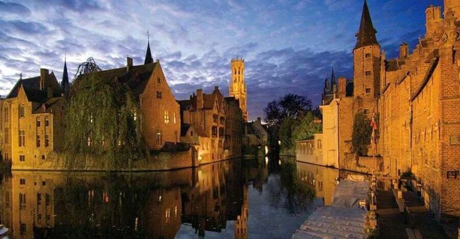 Bruges: Guided Walking Tour - Group size, walking pace, and weather