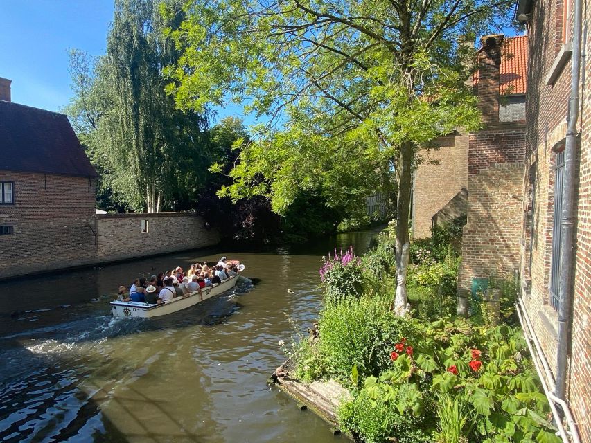 Bruges Guided Walking Tour: Stories, Mysteries and People - Price, group size, and practical value