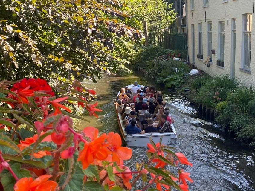 Bruges Guided Walking Tour: Stories, Mysteries and People - Stoofstraat, chocolate, and the brewery finish