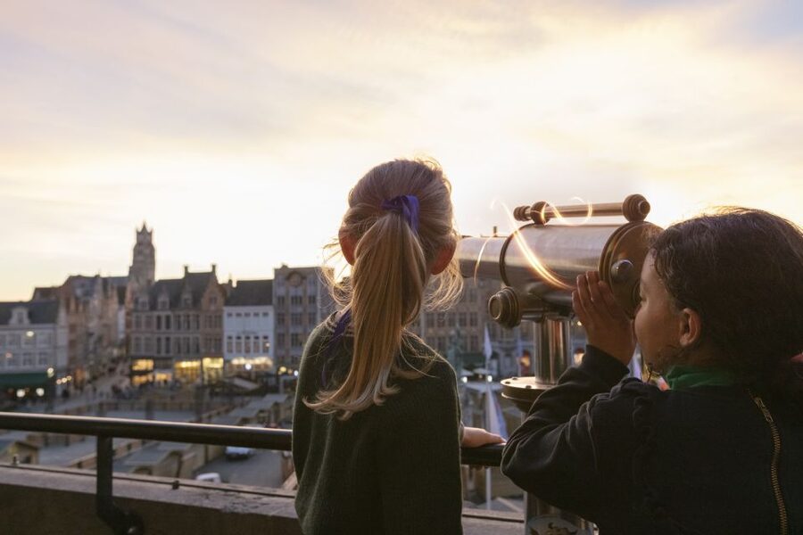 Bruges: Historium Bruges Medieval Experience Ticket - How the audio guide changes the visit