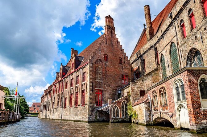 Bruges PRIVATE City Kickstart Tour With Locals - Key points before you book