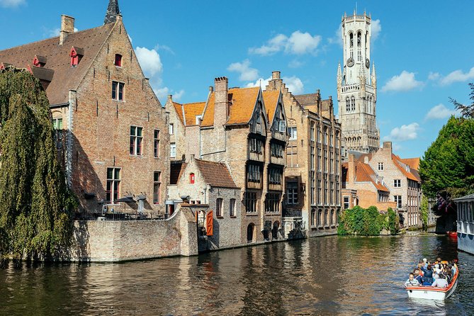 Bruges PRIVATE City Kickstart Tour With Locals - Starting at Markt, the right place to get your bearings