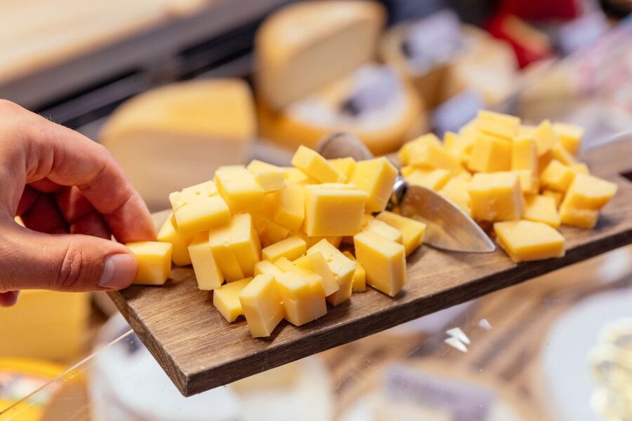 Bruges: Private Food Tour – 10 Tastings with Locals - Why food is a smart way to see Bruges