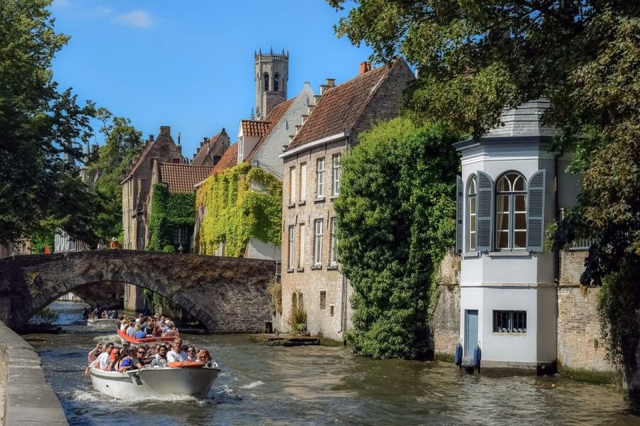Bruges: Walking Tour, Canal Boat Trip w/Beer Tasting Option - From Walplein to the Church of Our Lady