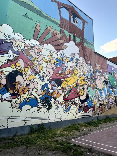 Brussels: 2 hours Private Walking Tour of the Comics Walls - Is $101 per person a fair price?