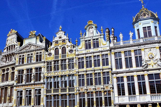 Brussels All In Tour : Belgian food, chocolate, beer, sightseeing - Meeting Manneken Pis before the first bite