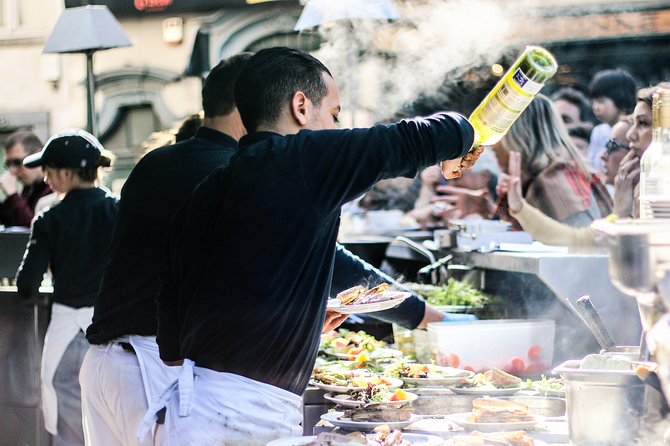 Brussels All In Tour : Belgian food, chocolate, beer, sightseeing - Grand Place and the stories on its façades
