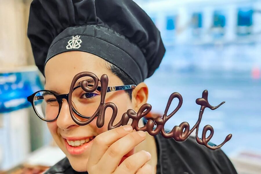 Brussels: Belgian Chocolate Making Workshop with Tastings - The 90-minute schedule and group feel