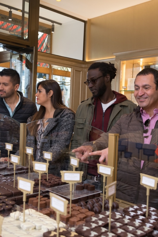 Brussels: Belgian Chocolate Tasting Tour - The Belgian waffle question