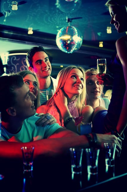 Brussels: BXL Pub Crawl Guided Tour - What the free drinks and discounts really offer