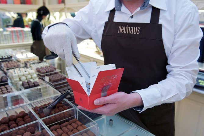 Brussels Chocolate Walking Tour and Workshop - What the guides add to the experience