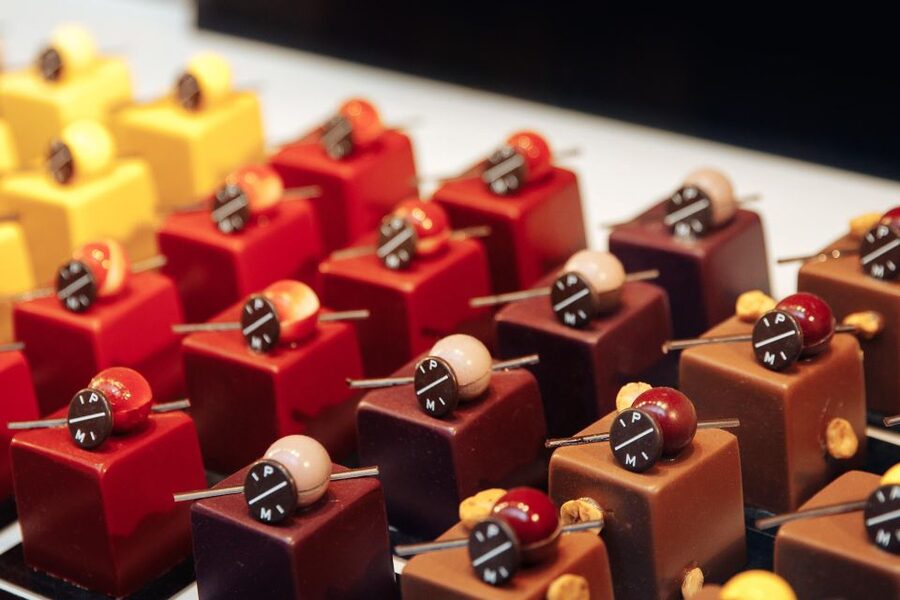 Brussels: Chocolate Workshop and Guided Walking Tour - Grand Place, Manneken Pis, and the old center