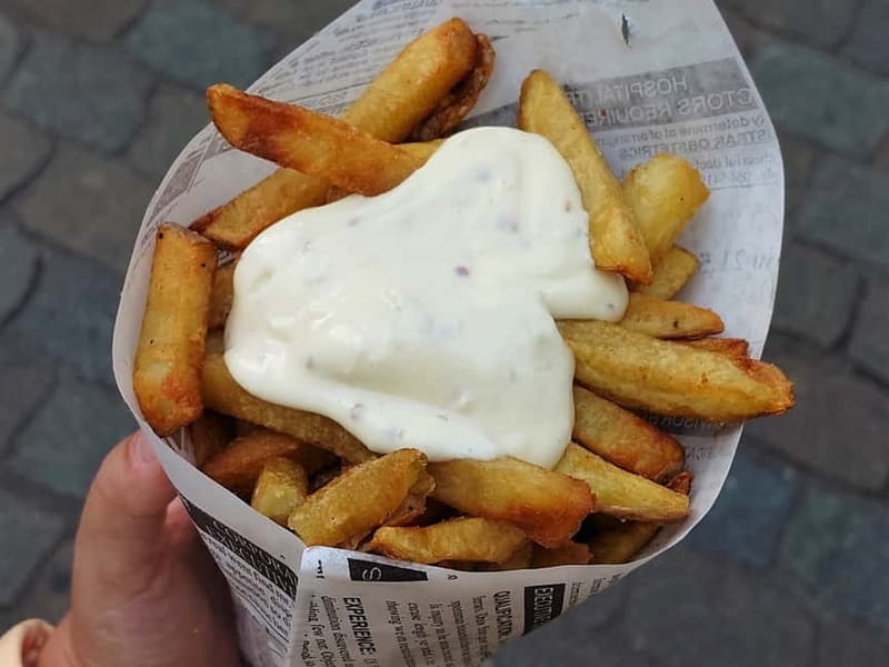 Brussels: City Center Guided Food Tour with Tastings - Vegetarian guests and changing tastings
